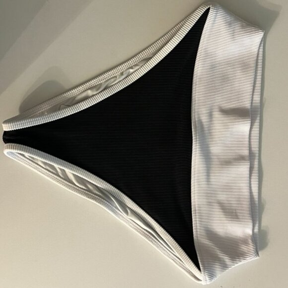 NWT Beach Riot Core Collection Emmy Bottom in Black & White Size Medium - Picture 2 of 6